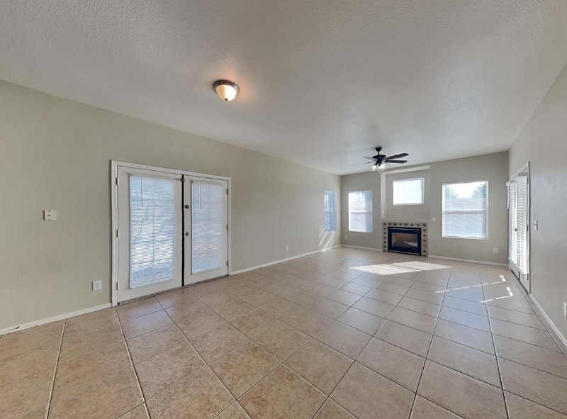 Building Photo - 2508 N Silverado