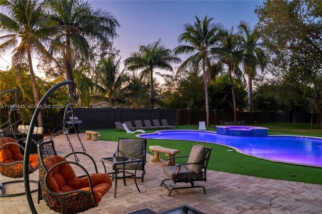 Building Photo - 112 NW 14th Way