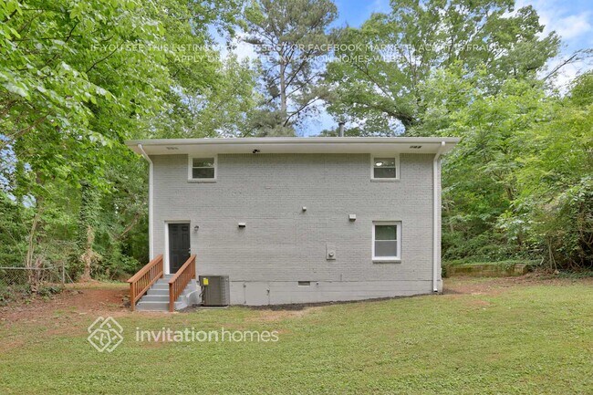 Building Photo - 1721 Flintwood Dr SE