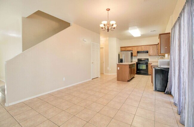 Building Photo - 17762 W Hearn Rd