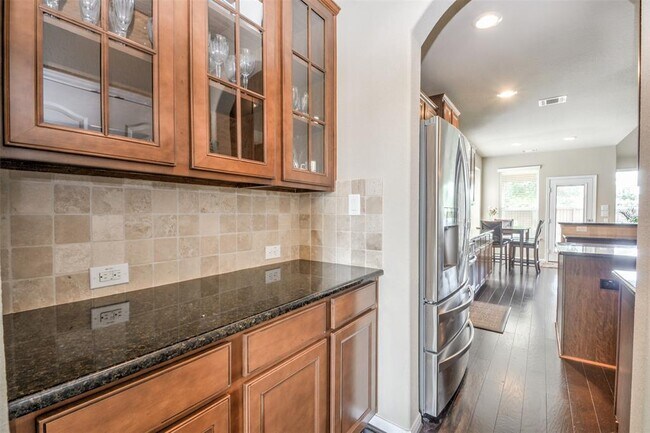 Building Photo - 26335 Cedar Pine Dr