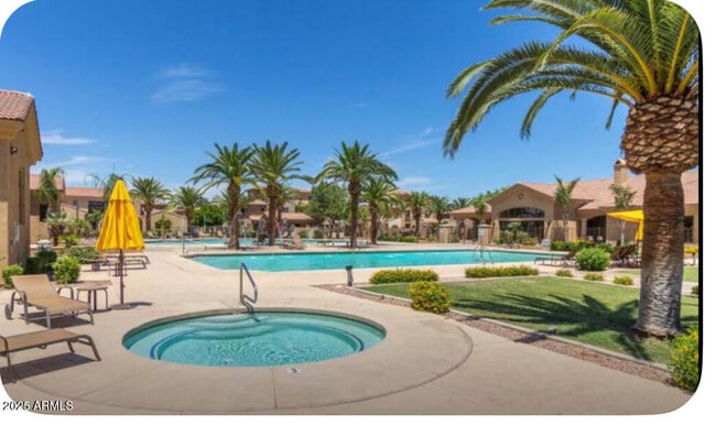 Building Photo - 1367 S Country Club Dr