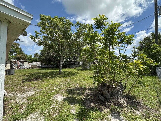 Building Photo - Charming 3 Bedroom, 1 Bath Home in Port Ch...