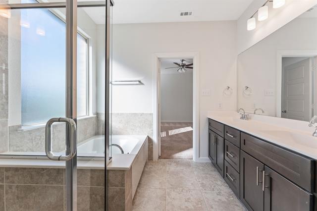 Building Photo - 4769 Tanglewood Dr