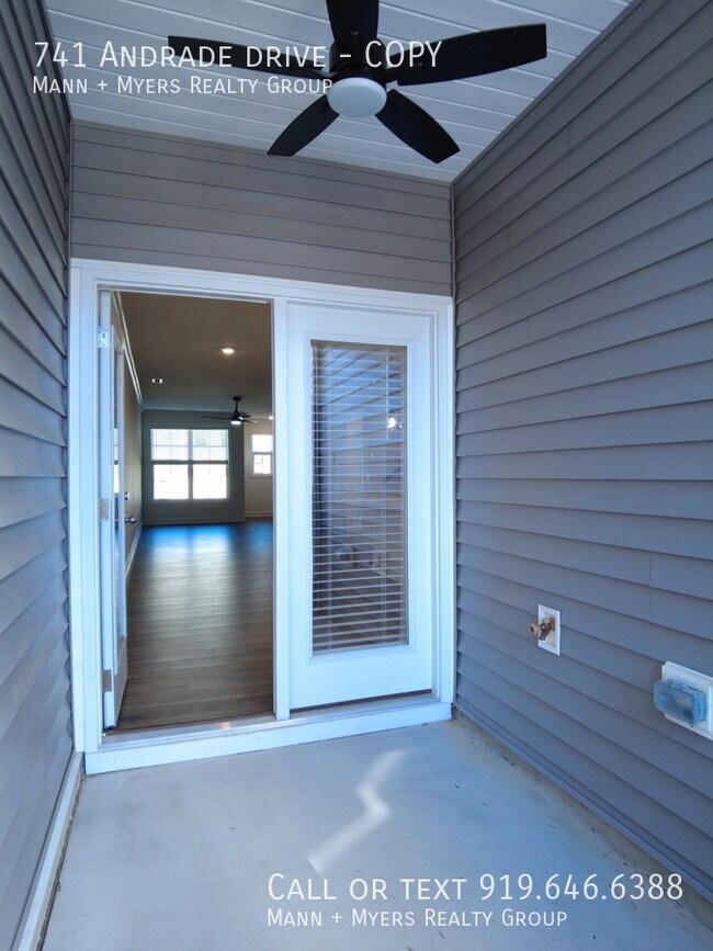 Building Photo - 741 Andrade Dr