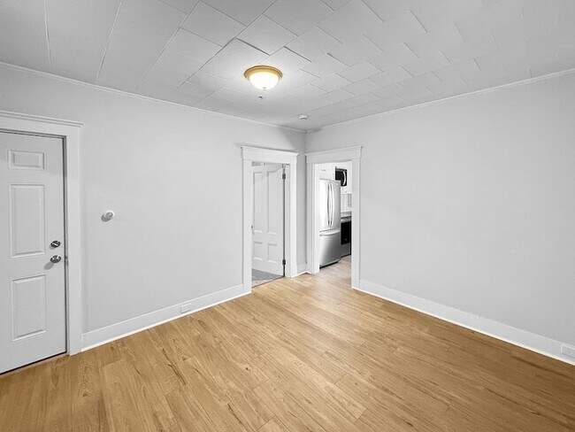 Building Photo - 264 Middlesex Rd