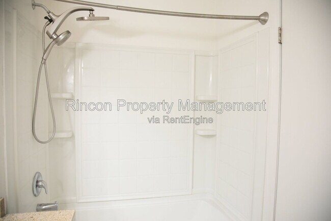 Building Photo - 584 Doyle Ln