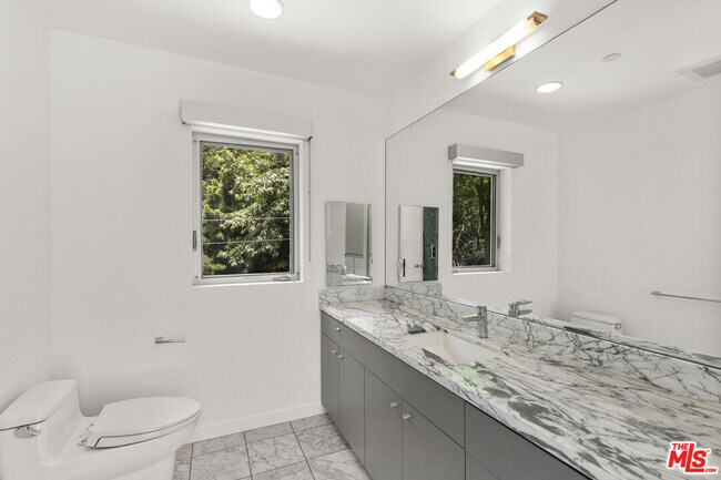 Building Photo - 1500 Rustic Ln