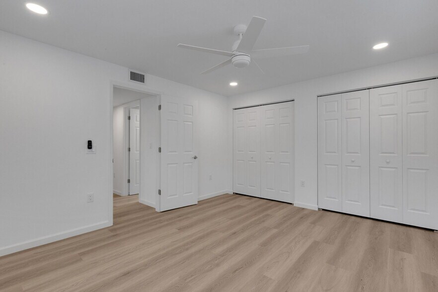 Building Photo - 2826 W Rainbow Cir
