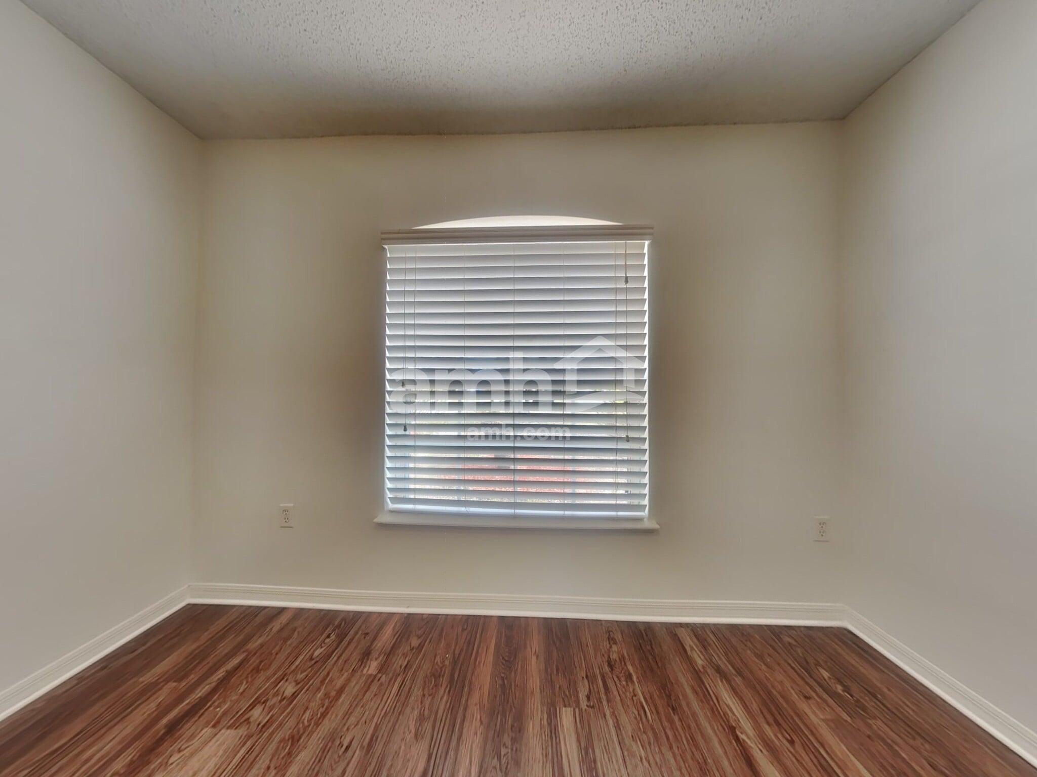 Building Photo - 3460 Wentworth Cir E