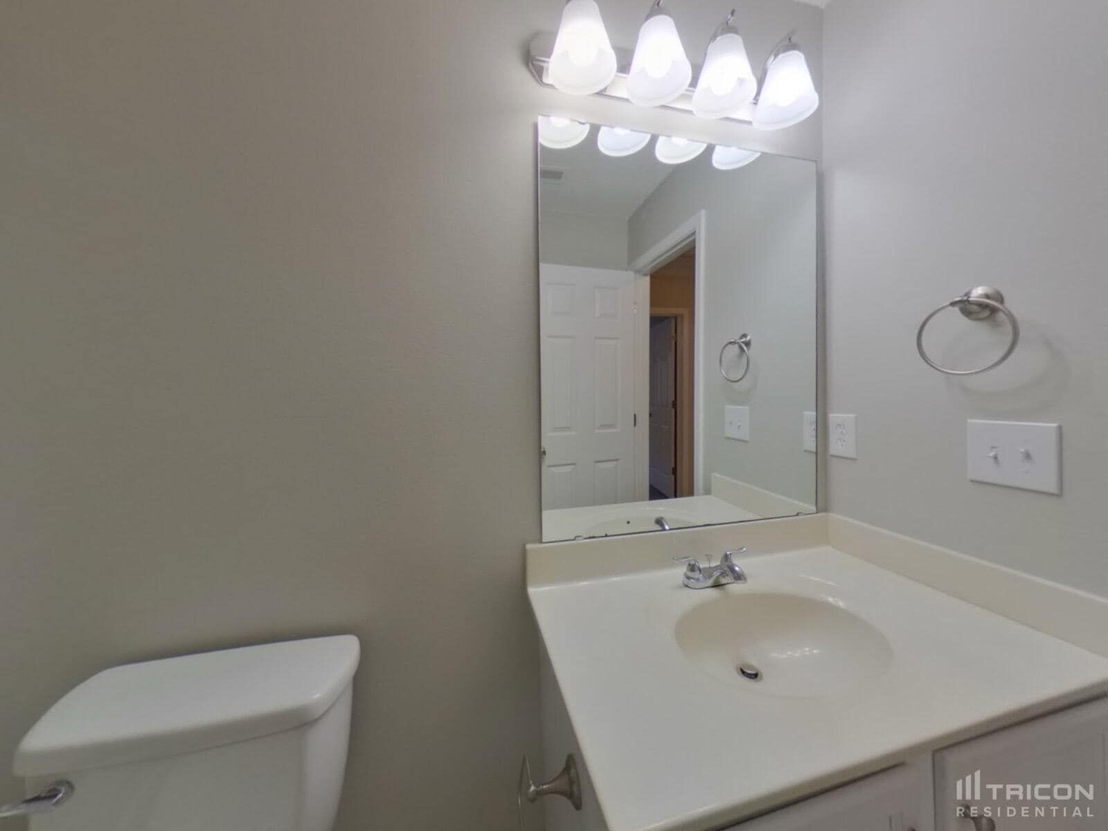 Building Photo - 3733 Eskdale Dr