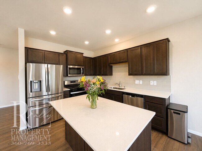 Building Photo - 6657 Yorktown Pl NE