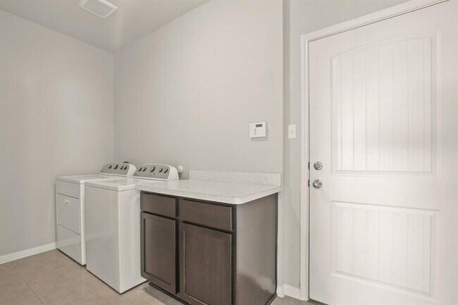 Building Photo - 440 Canadian Springs Dr