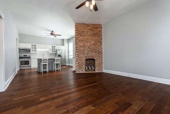 Building Photo - 1203 S Preston St