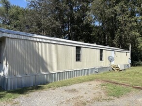 Building Photo - 2120 Cliffwood Rd