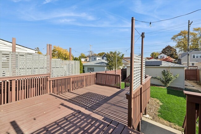 Building Photo - 3831 N New England Ave