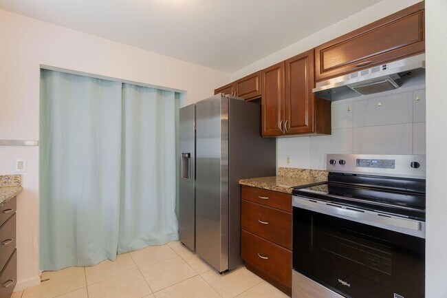 Building Photo - 11735 150th Ct N