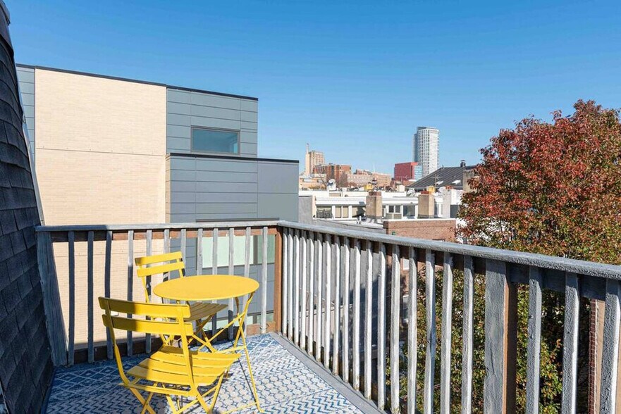 Building Photo - 1136 Rodman St