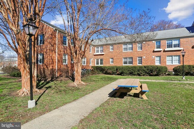 Building Photo - 6507 10th St