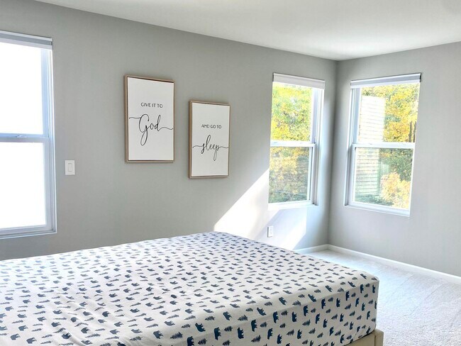 Building Photo - 2835 Dillon Dr