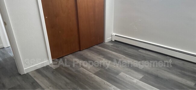 Building Photo - 2442 W 11th St