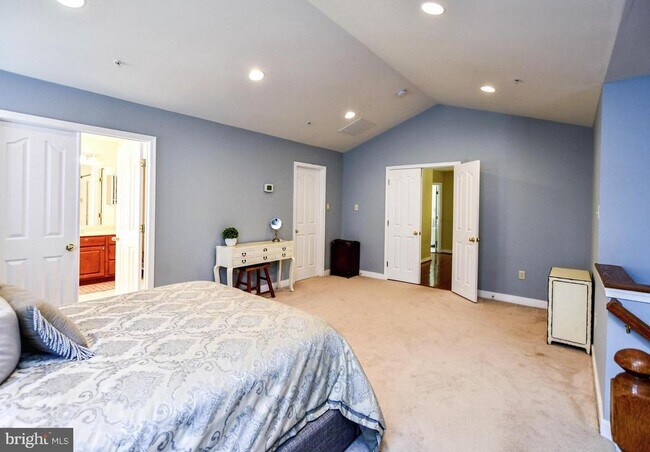 Building Photo - 13003 Belle Meade Trace