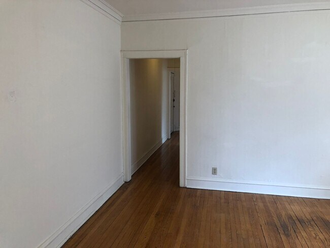 Building Photo - Spacious Lincoln Square