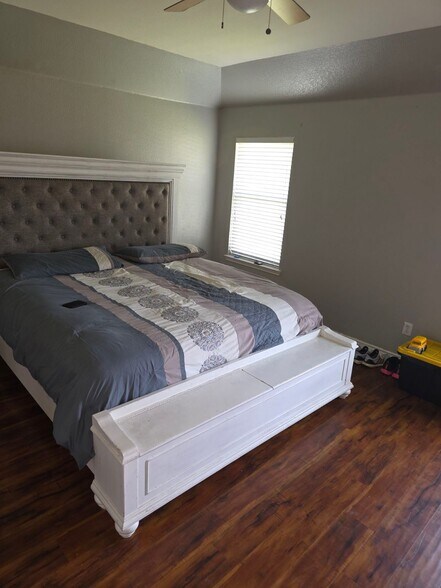 Building Photo - 9314 Water Bend Dr
