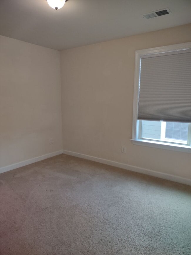 Building Photo - Beautiful home located in the Millbridge C...