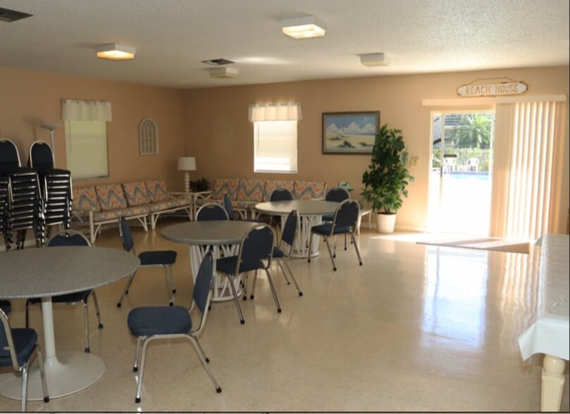 Building Photo - 1100 E Indiantown Rd