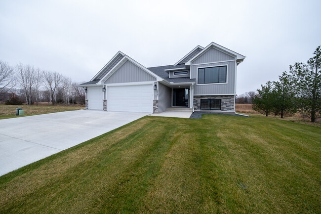 Building Photo - 26391 Preserve Dr