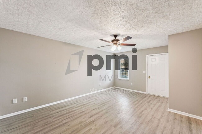 Building Photo - 3783 Petzinger Rd