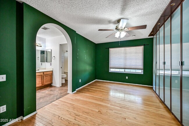 Building Photo - 324 S Rita Ln