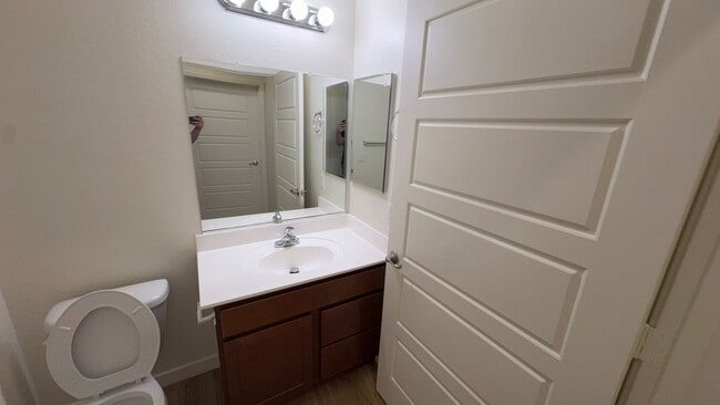 Building Photo - 2350 S Olivewood