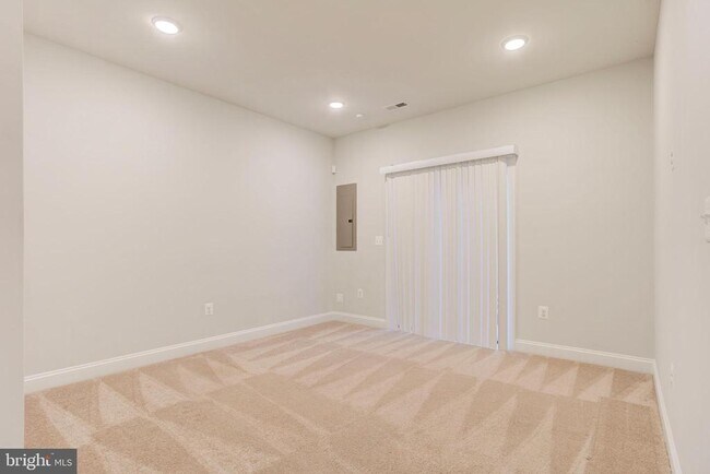 Building Photo - 15392 Ballerina Lp