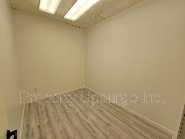 Building Photo - 1901 Railroad Ave