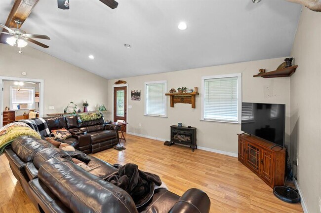 Building Photo - 4771 Co Rd 473