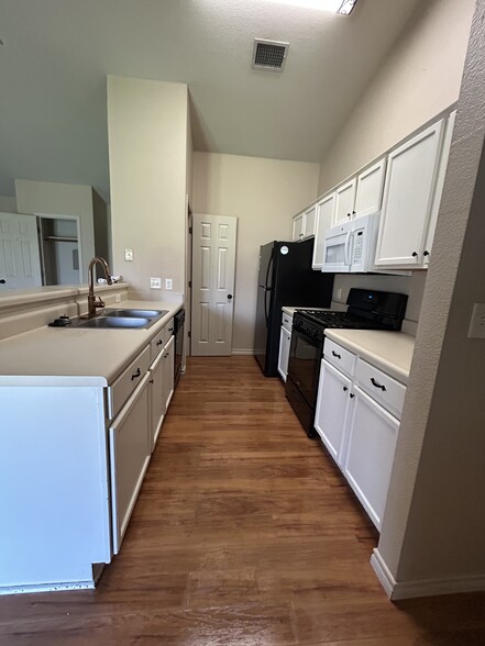 Building Photo - 184 Prairie Springs Loop