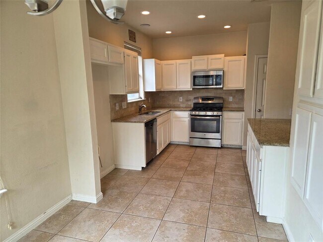 Building Photo - 607 Meadow View Dr