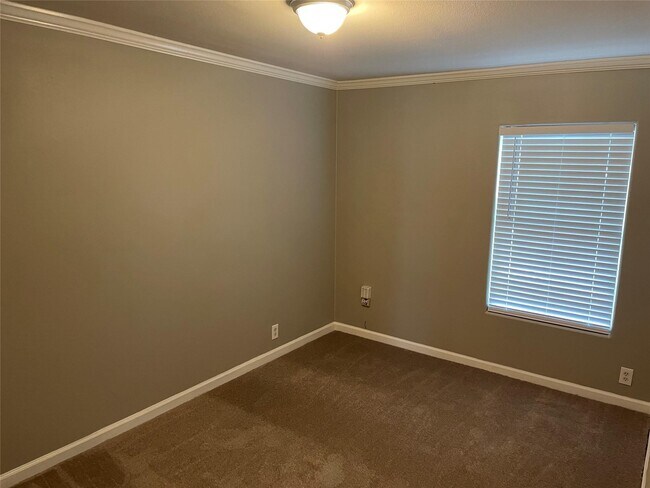 Building Photo - 8715 Knox St