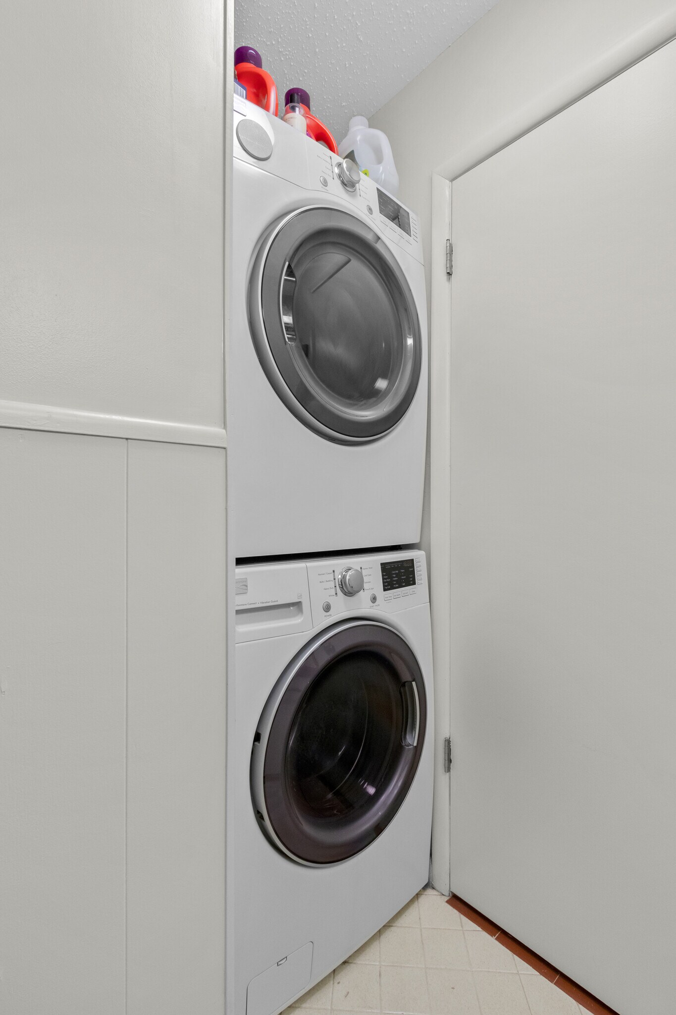 Building Photo - 840 W Davis St