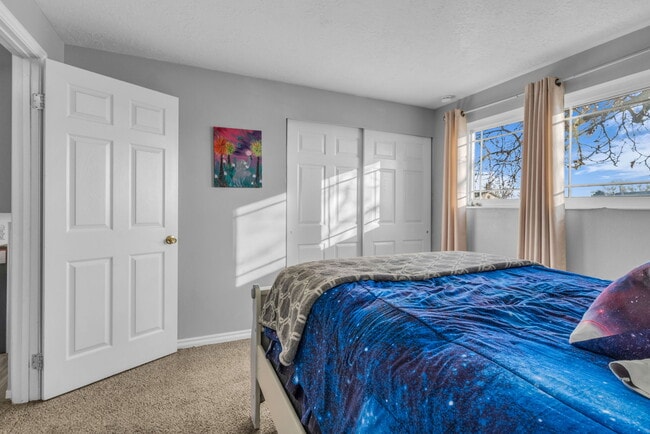 Building Photo - 1992 Afton Cir