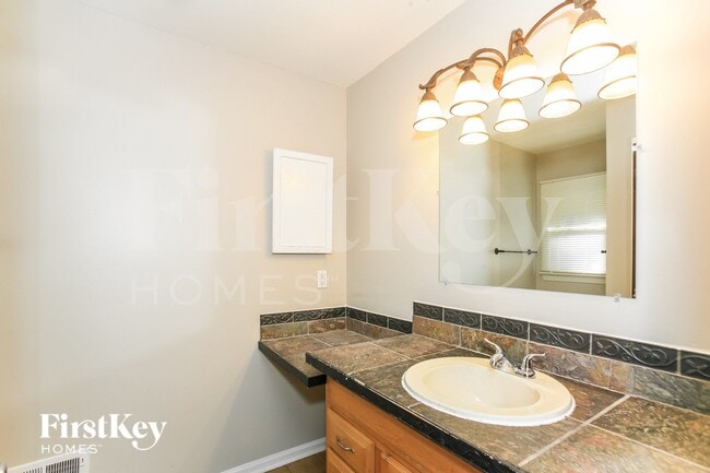 Building Photo - 1311 Lawrence Rd