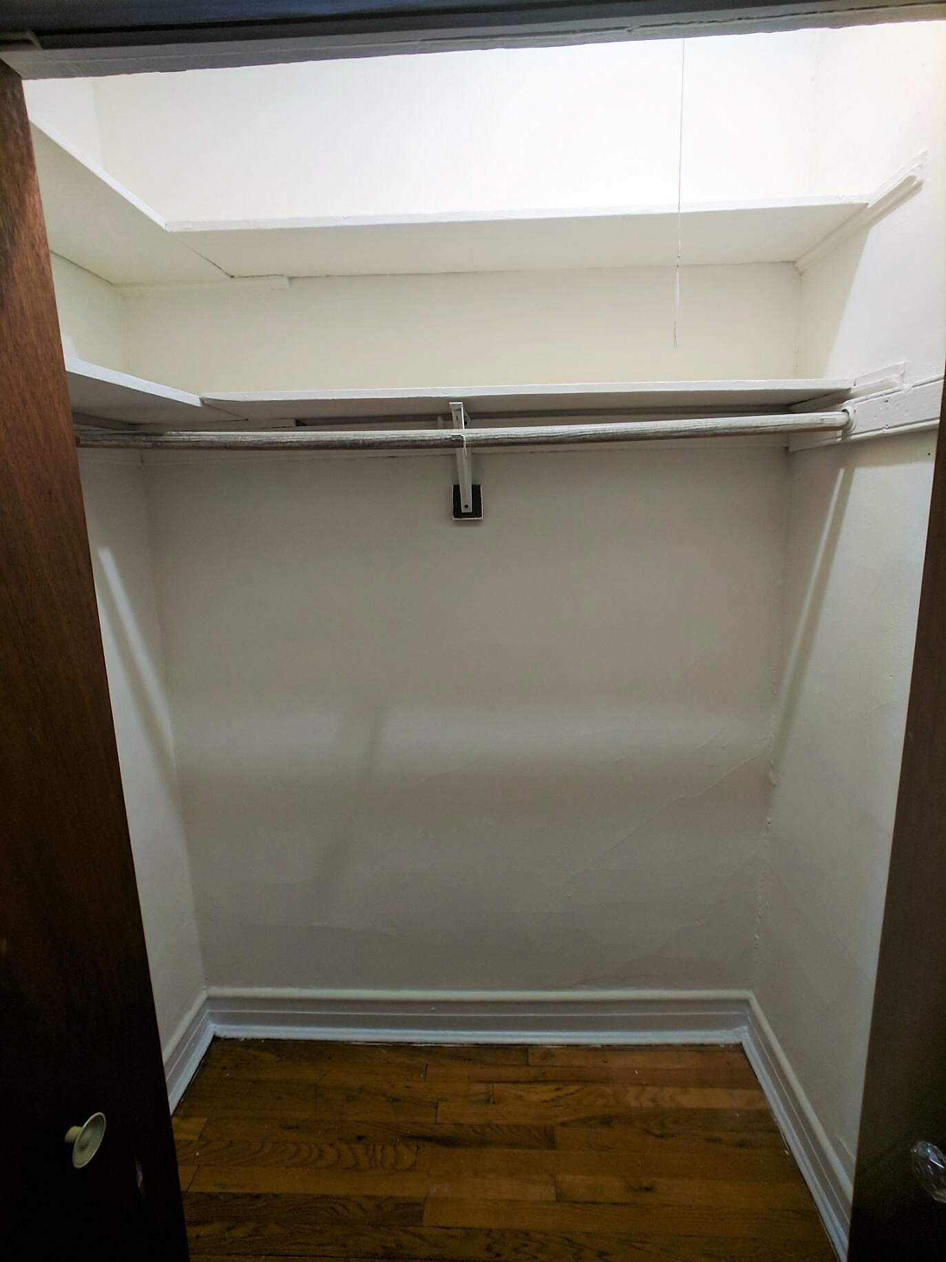 Building Photo - 812 W Waveland Ave