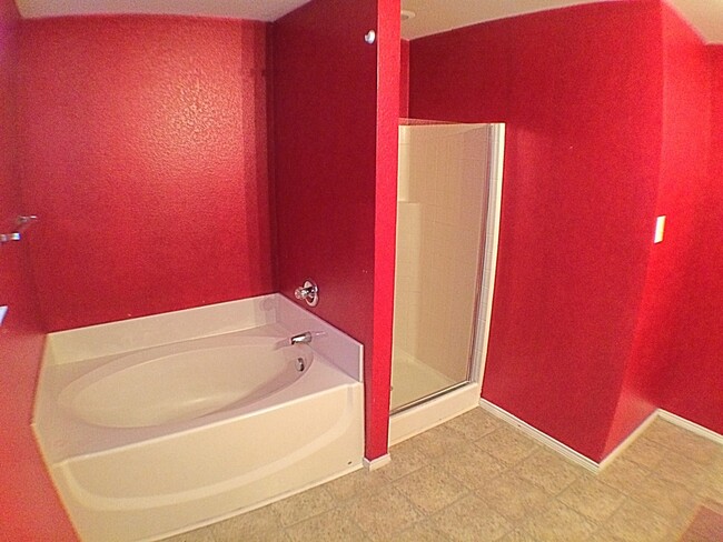 Building Photo - 3 Bedroom 2 Bath Gem In Crowley