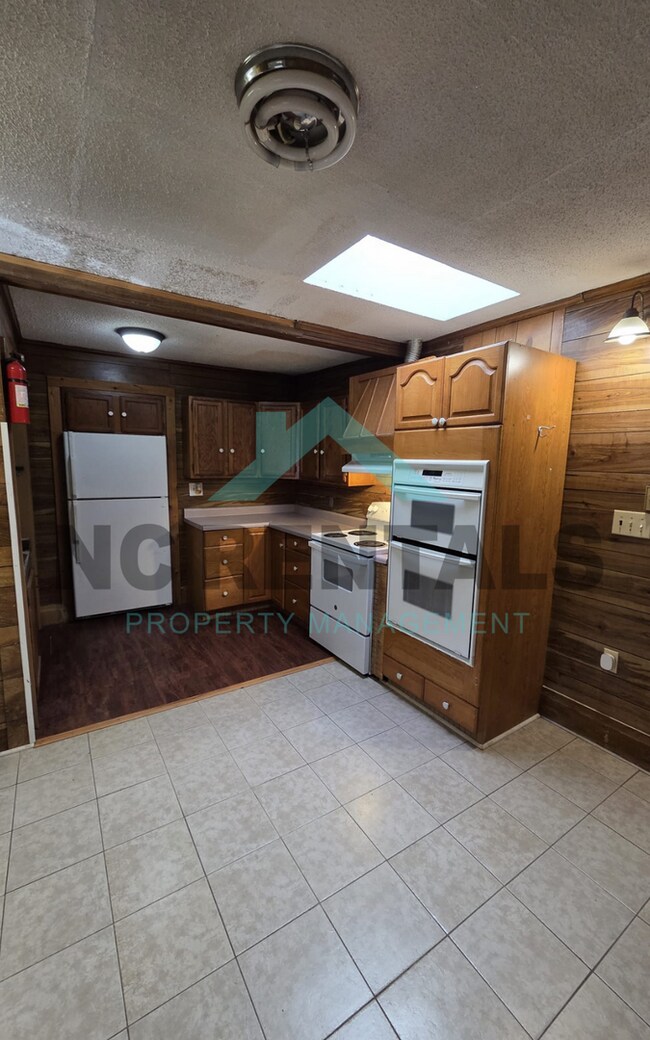 Building Photo - 3716 Dawson Ave