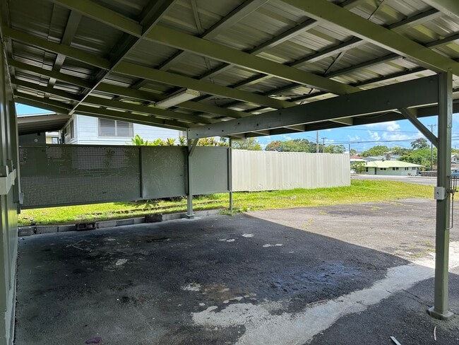 Building Photo - 3BR/2BA House with driveway and parking
