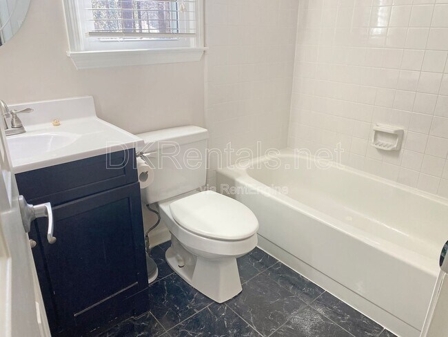 Building Photo - 860 Crab Orchard Dr