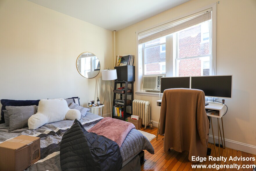 Building Photo - 12 Elba St