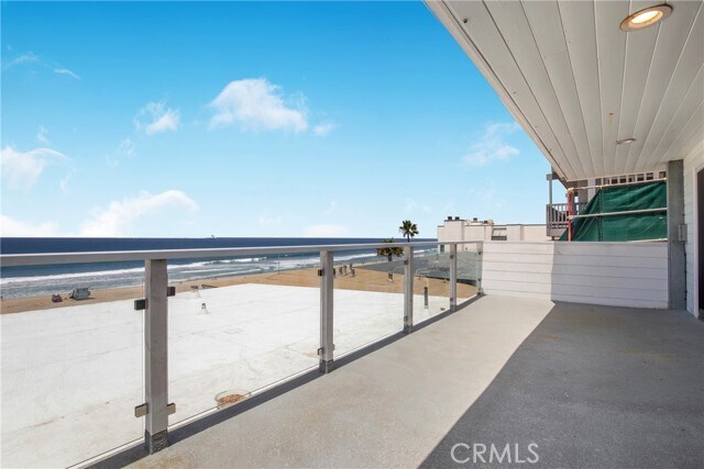 Building Photo - 3600 The Strand